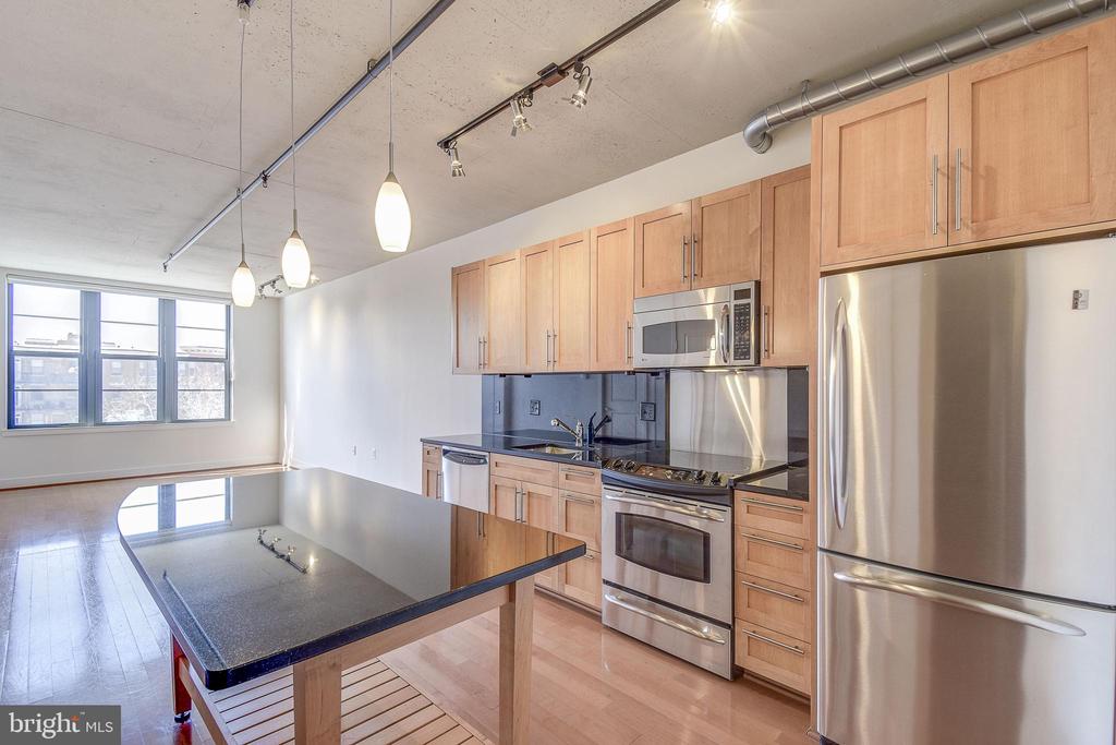 2125 14TH STREET NW 425