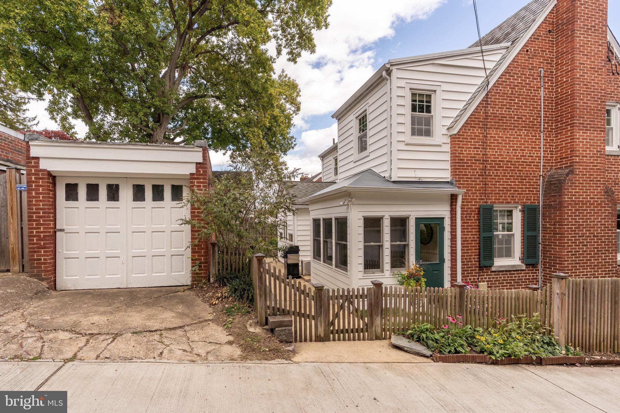 3051 LEGATION STREET NW