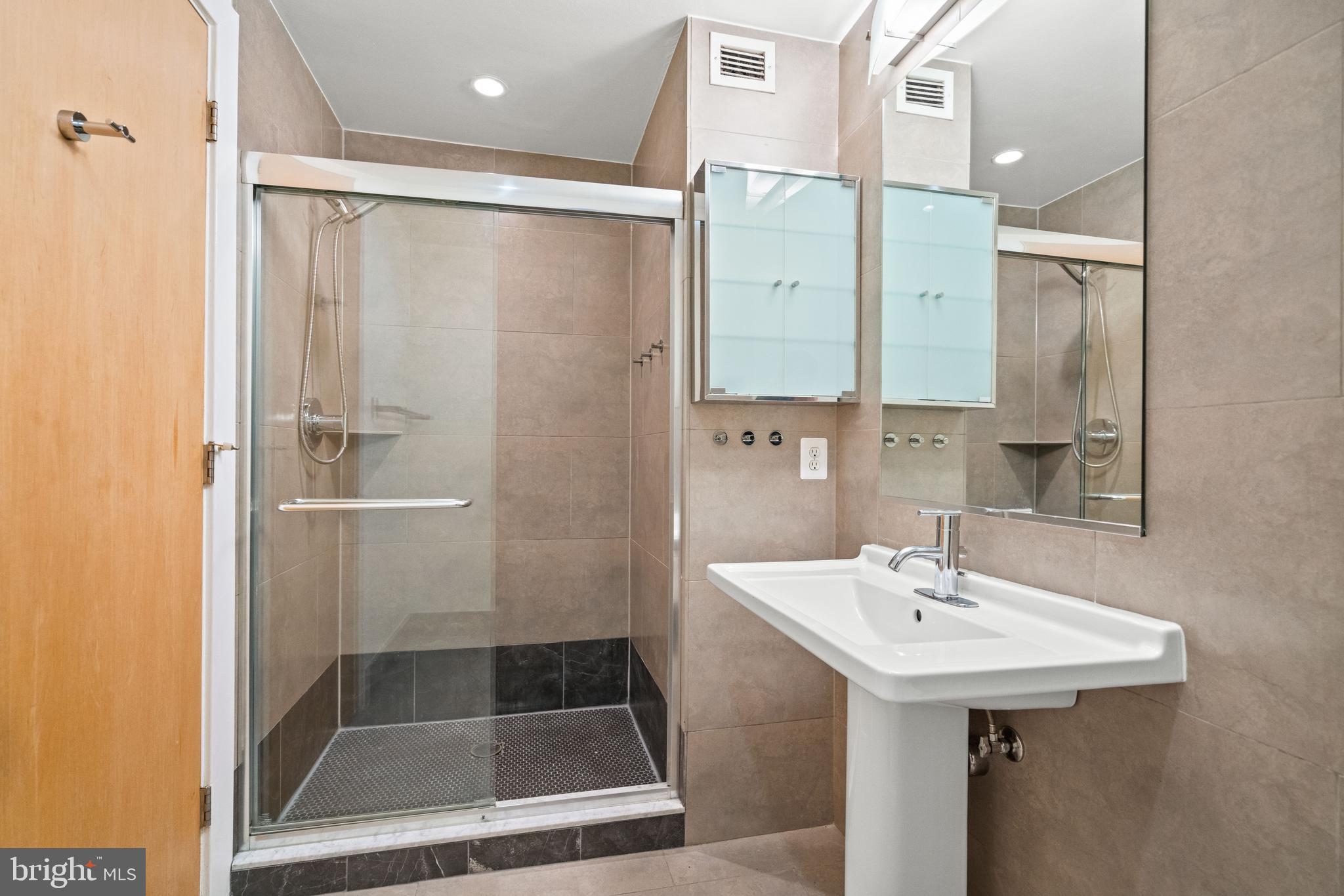1133 14TH STREET NW 208