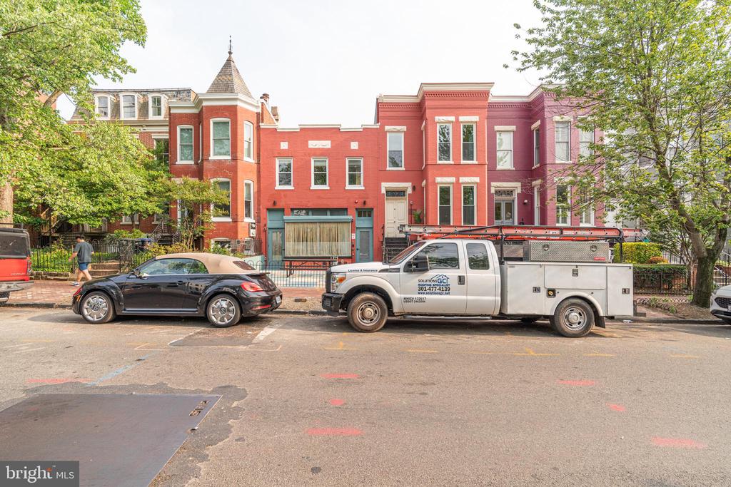 711 G STREET SE