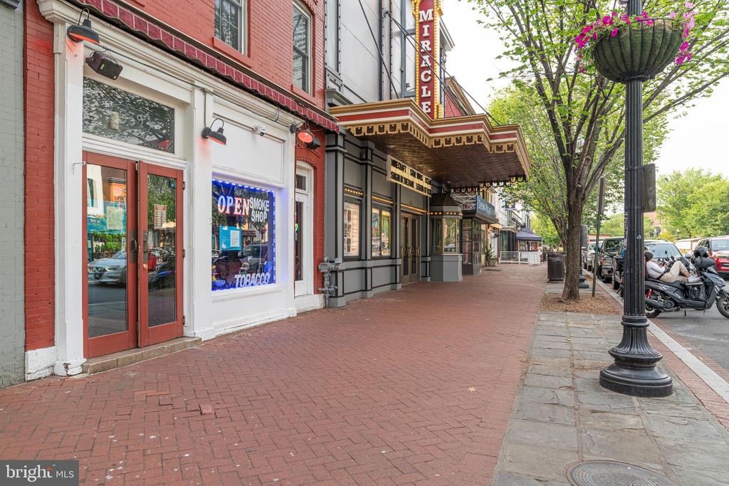 711 G STREET SE