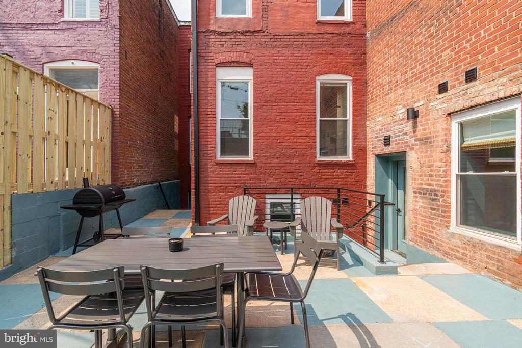 711 G STREET SE