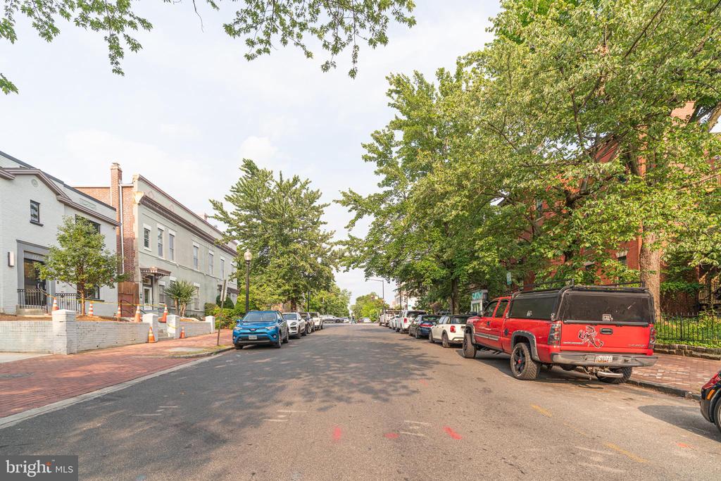 711 G STREET SE