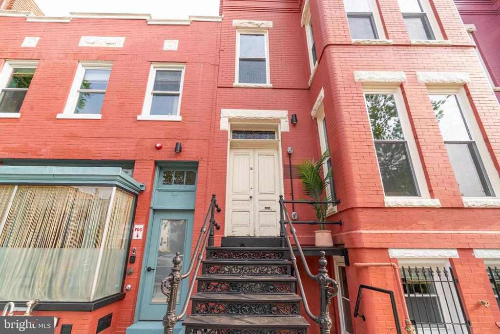 711 G STREET SE