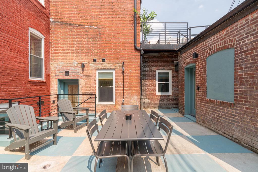 711 G STREET SE