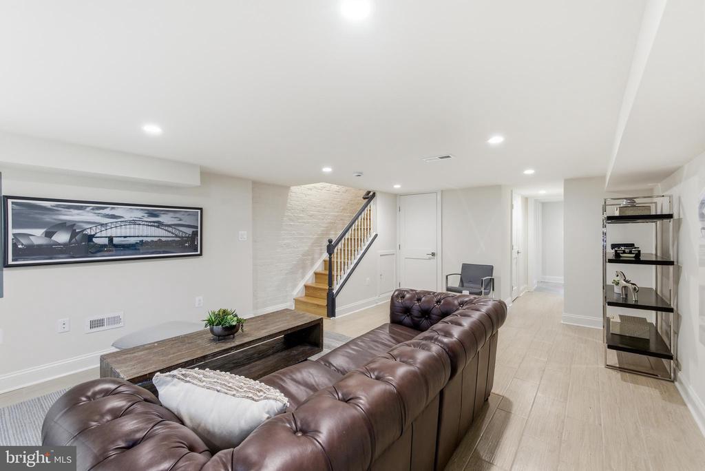 1319 EAST CAPITOL STREET SE
