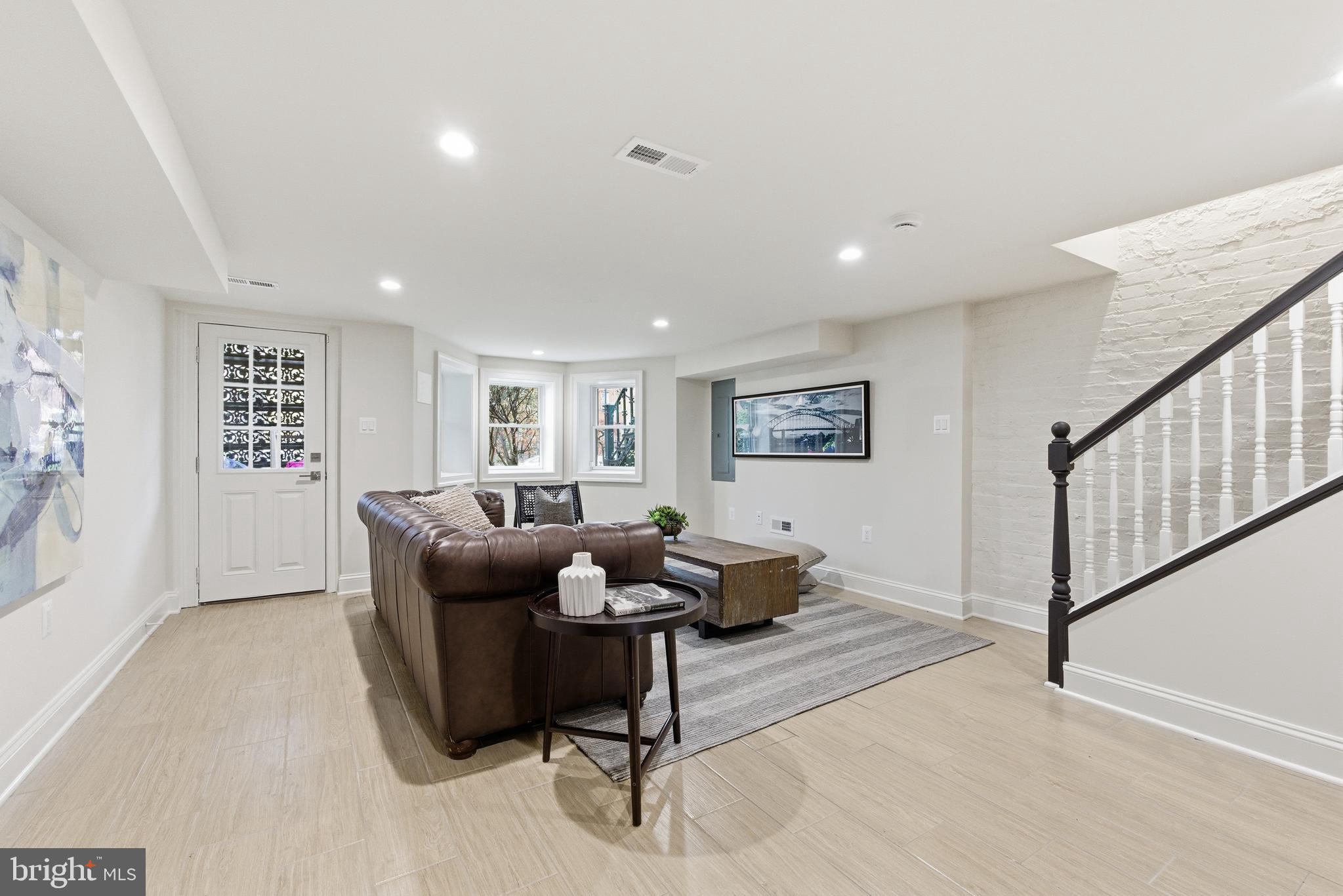 1319 EAST CAPITOL STREET SE