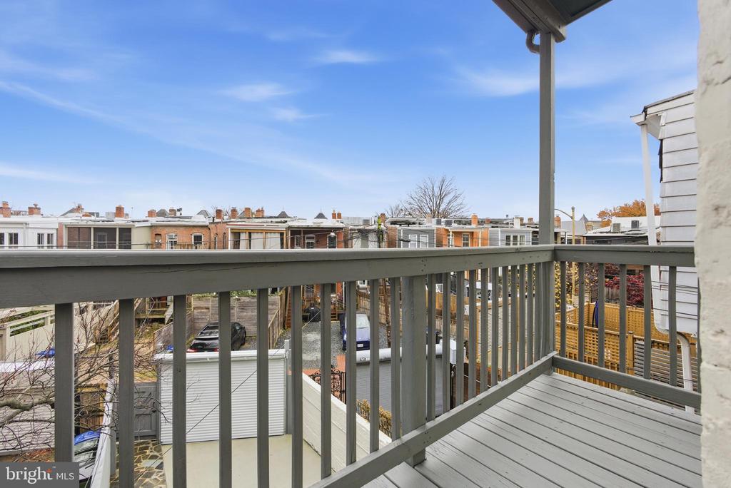 1319 EAST CAPITOL STREET SE
