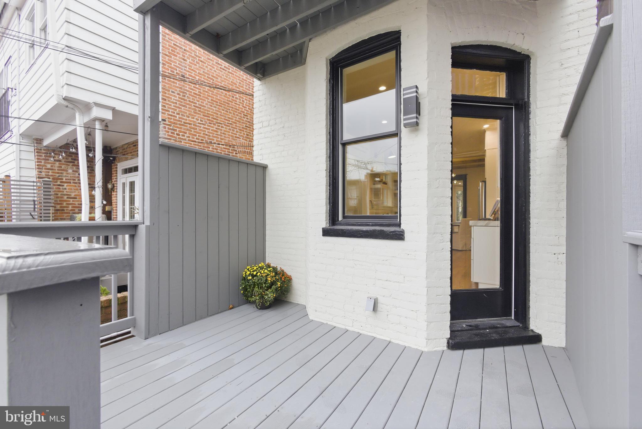 1319 EAST CAPITOL STREET SE