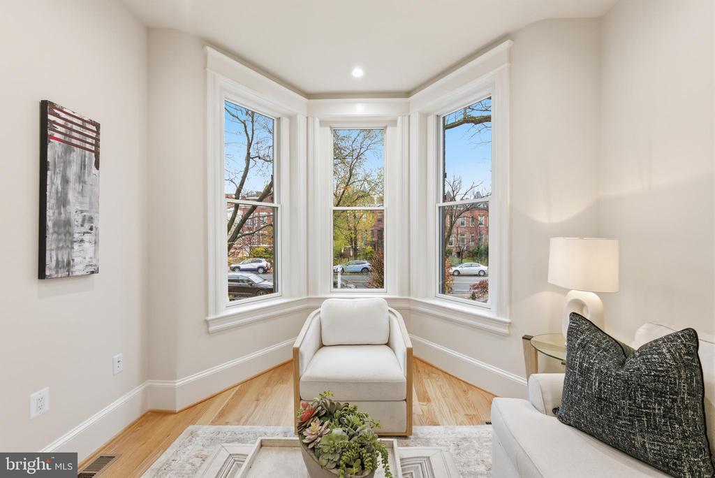 1319 EAST CAPITOL STREET SE