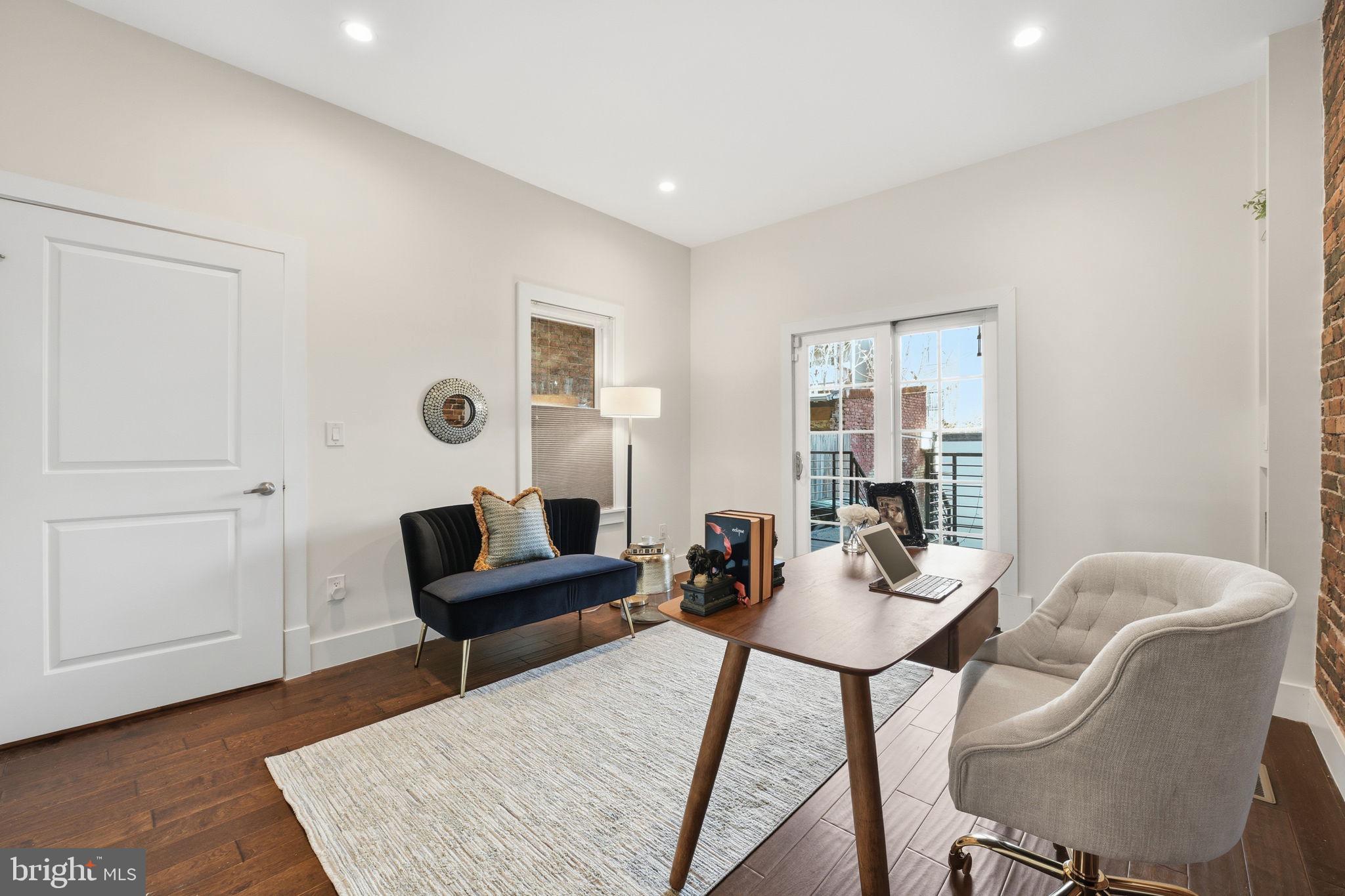 26 Q STREET NE 1