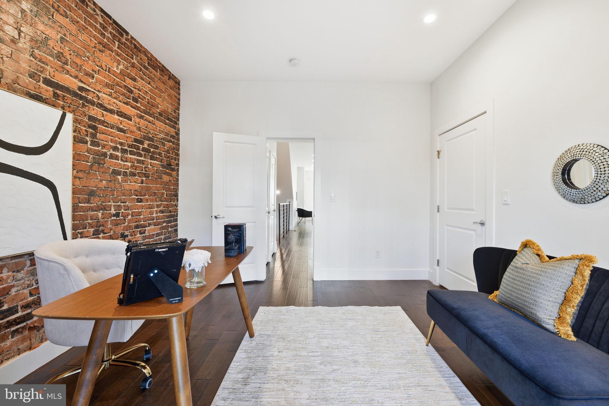 26 Q STREET NE 1
