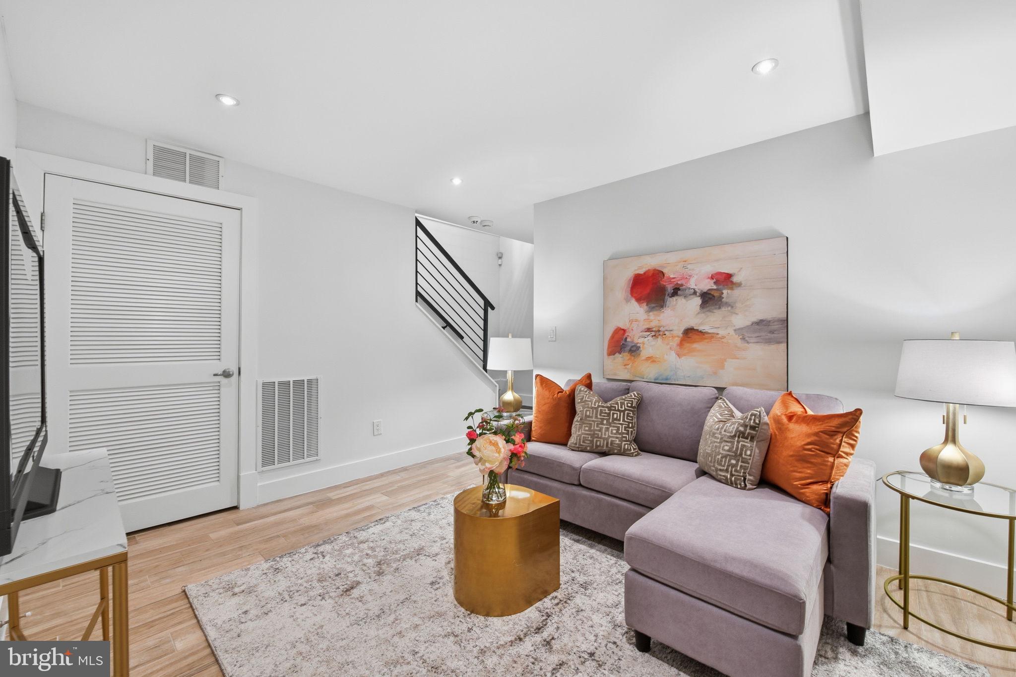26 Q STREET NE 1