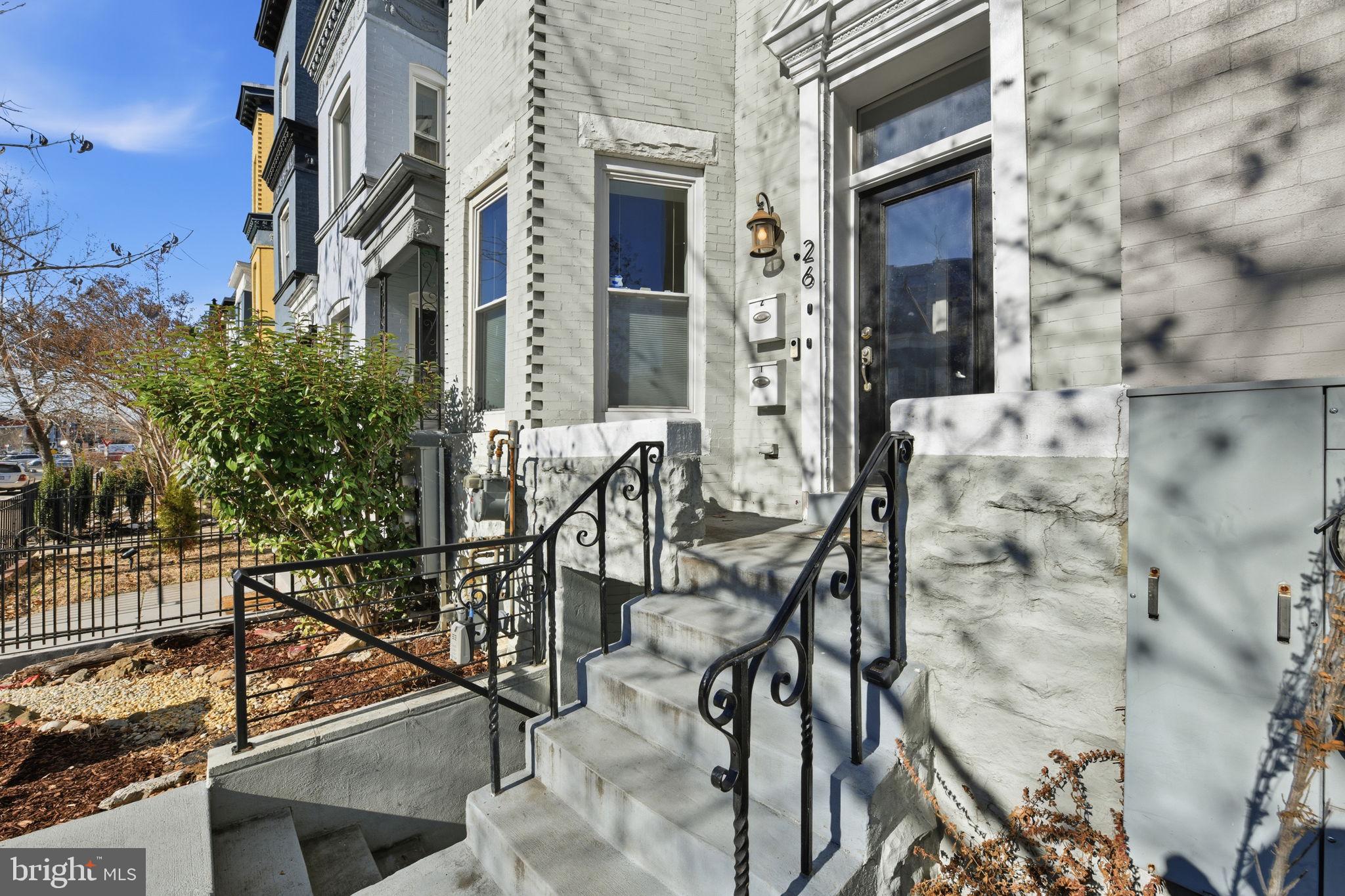 26 Q STREET NE 1