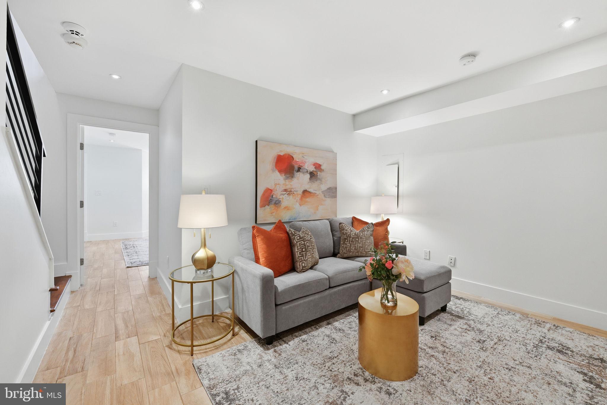 26 Q STREET NE 1