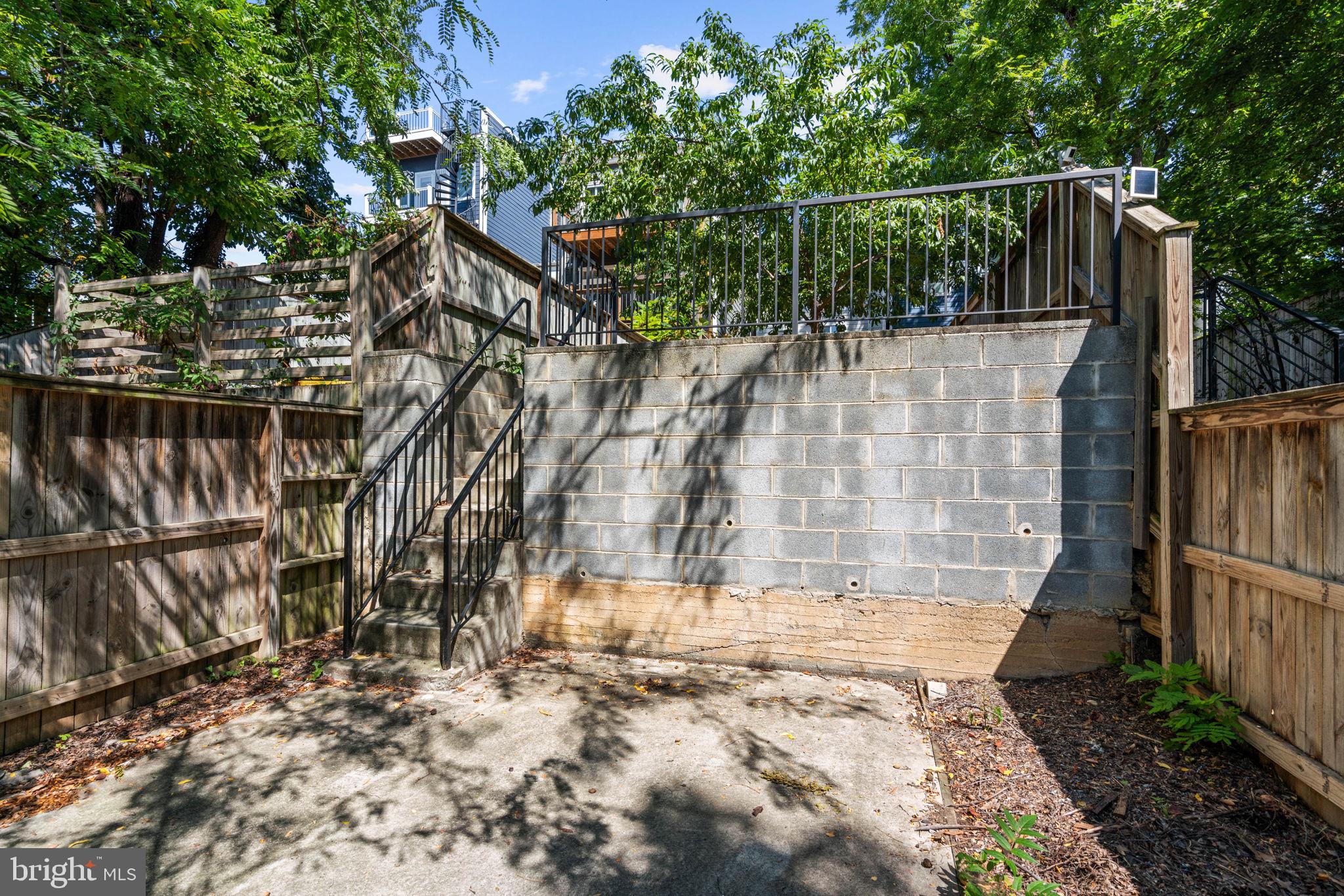 1273 OATES STREET NE