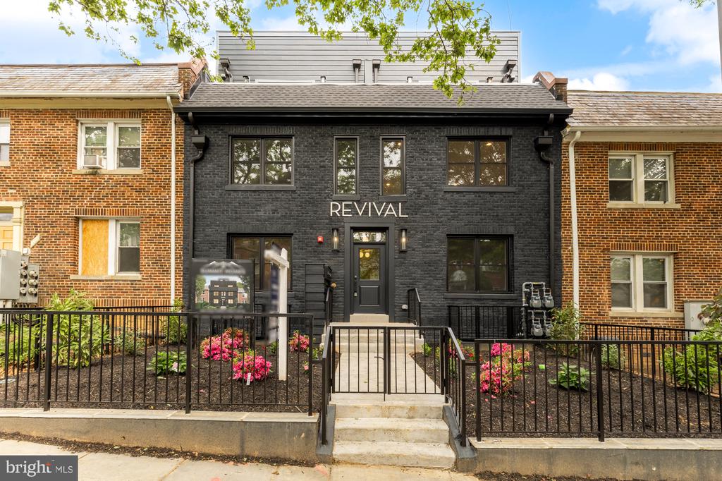 1325 ORREN STREET NE Unit: 3