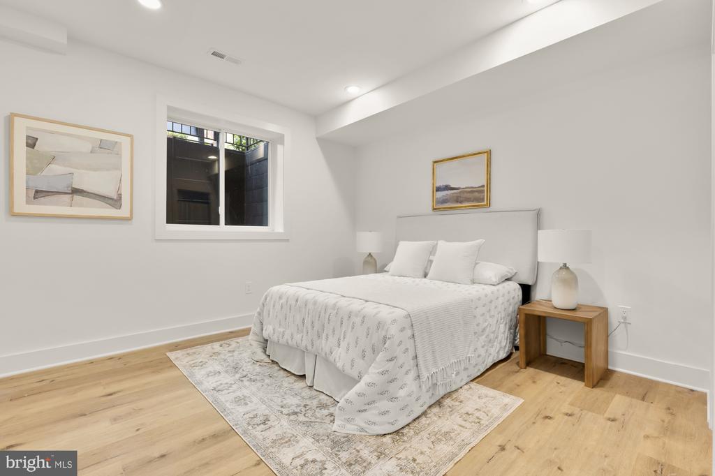 1325 ORREN STREET NE Unit: 3