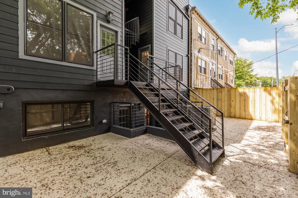 1325 ORREN STREET NE Unit: 3