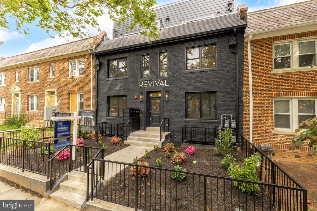 1325 ORREN STREET NE Unit: 3