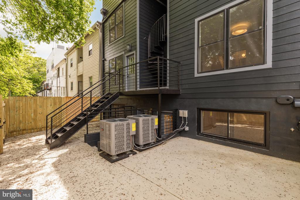 1325 ORREN STREET NE Unit: 3
