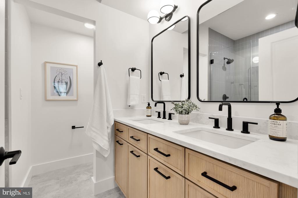1325 ORREN STREET NE Unit: 3