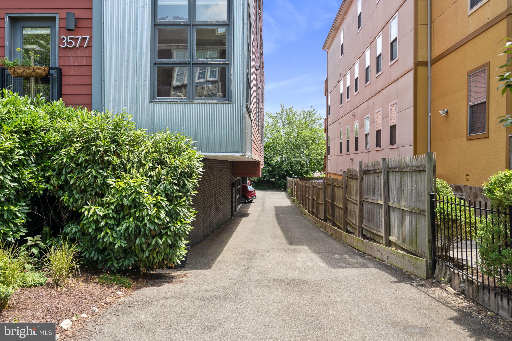 3577 WARDER STREET NW 102