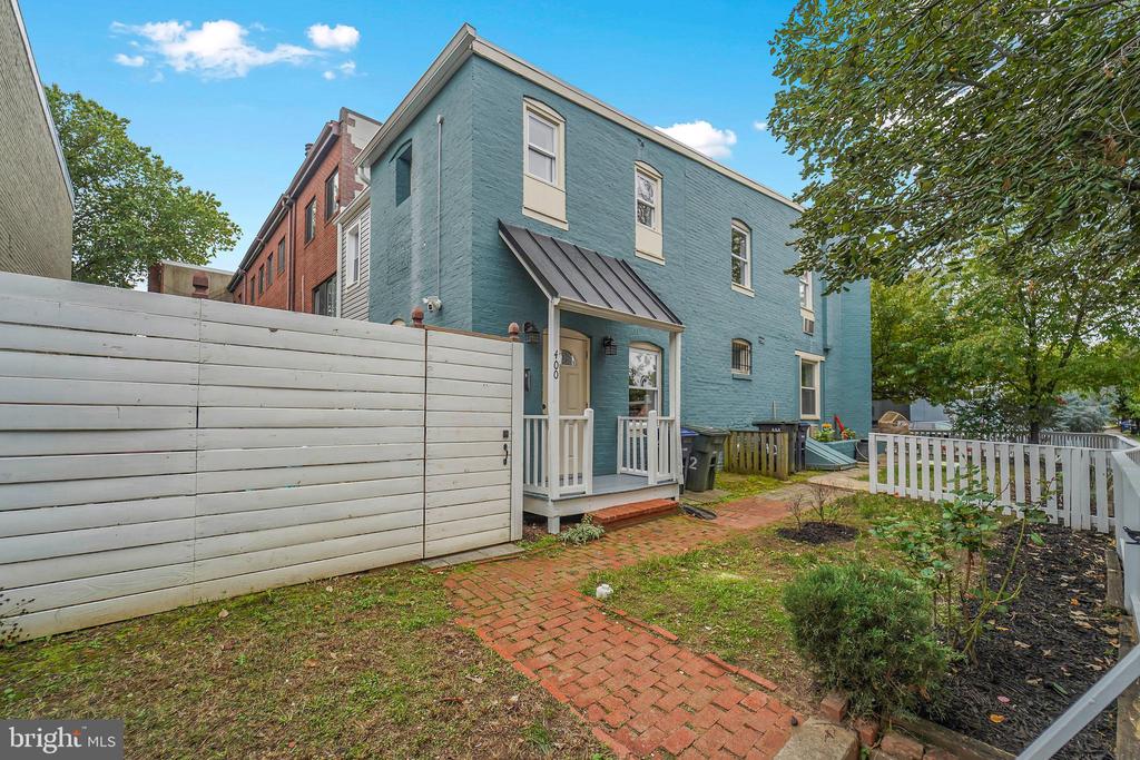 400 15TH STREET SE