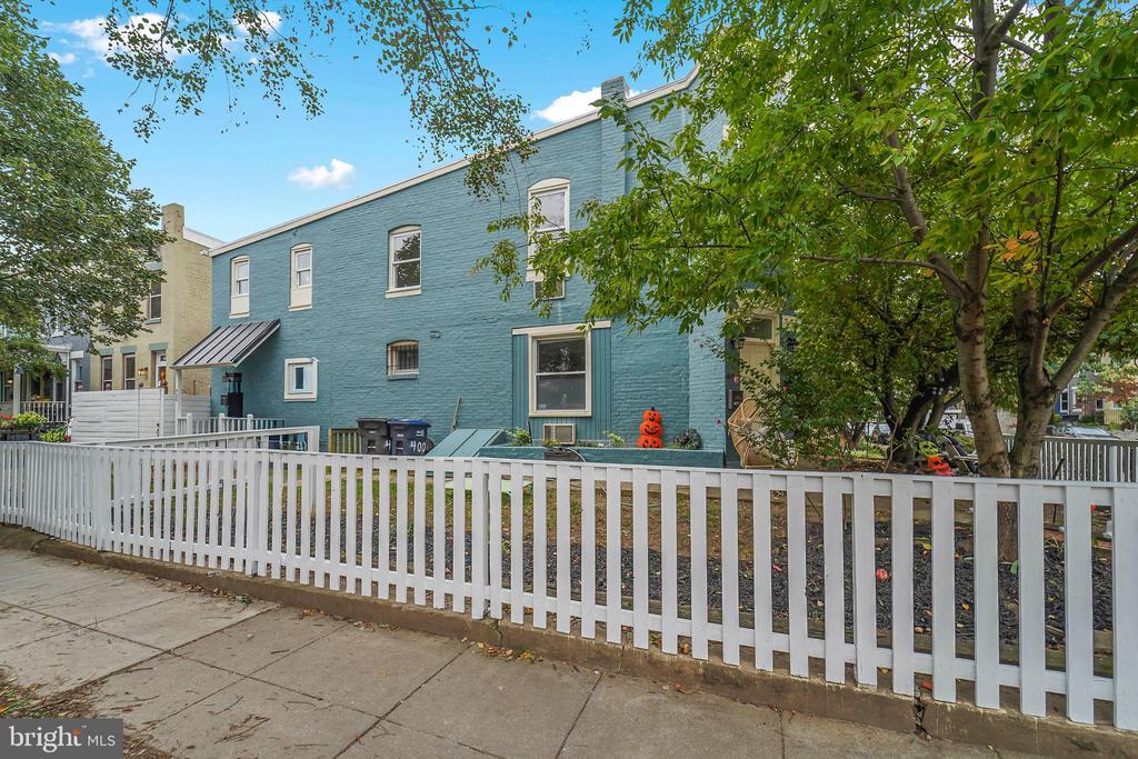 400 15TH STREET SE