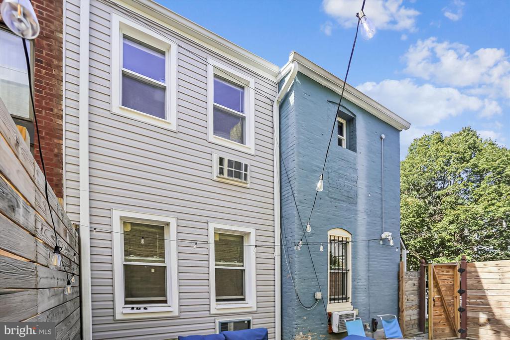 400 15TH STREET SE