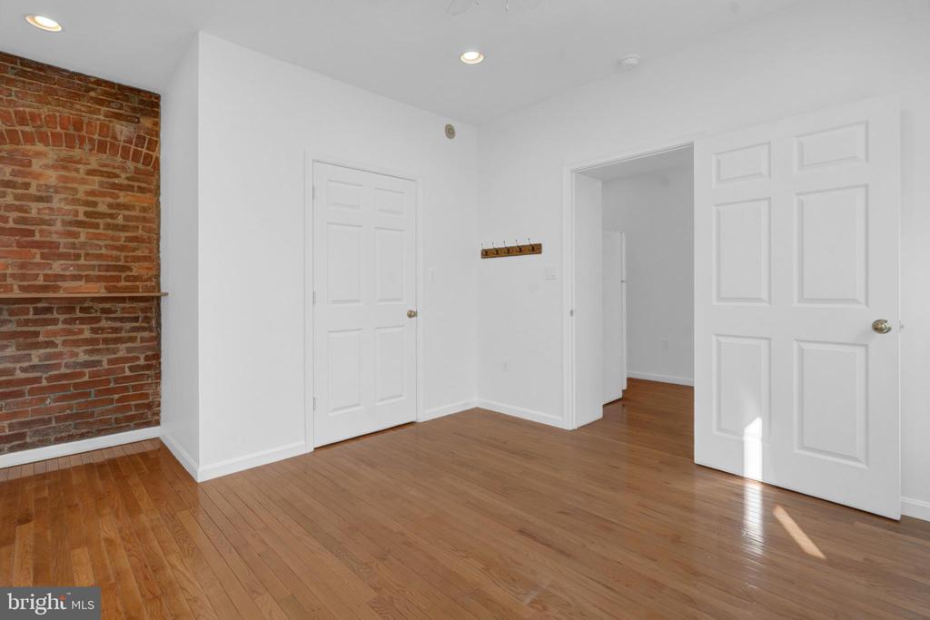 400 15TH STREET SE