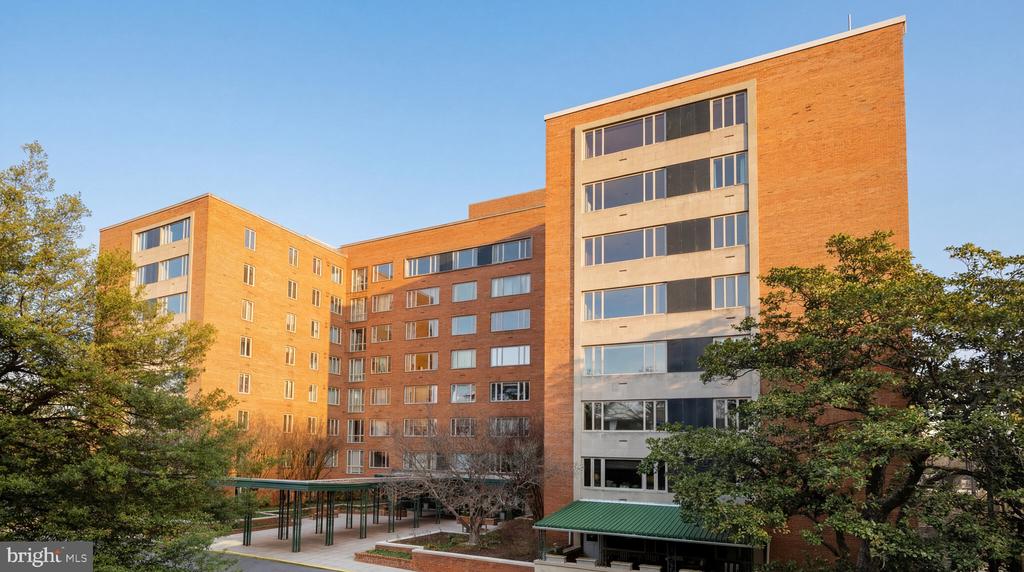 4301 MASSACHUSETTS AVENUE NW Unit: 1013