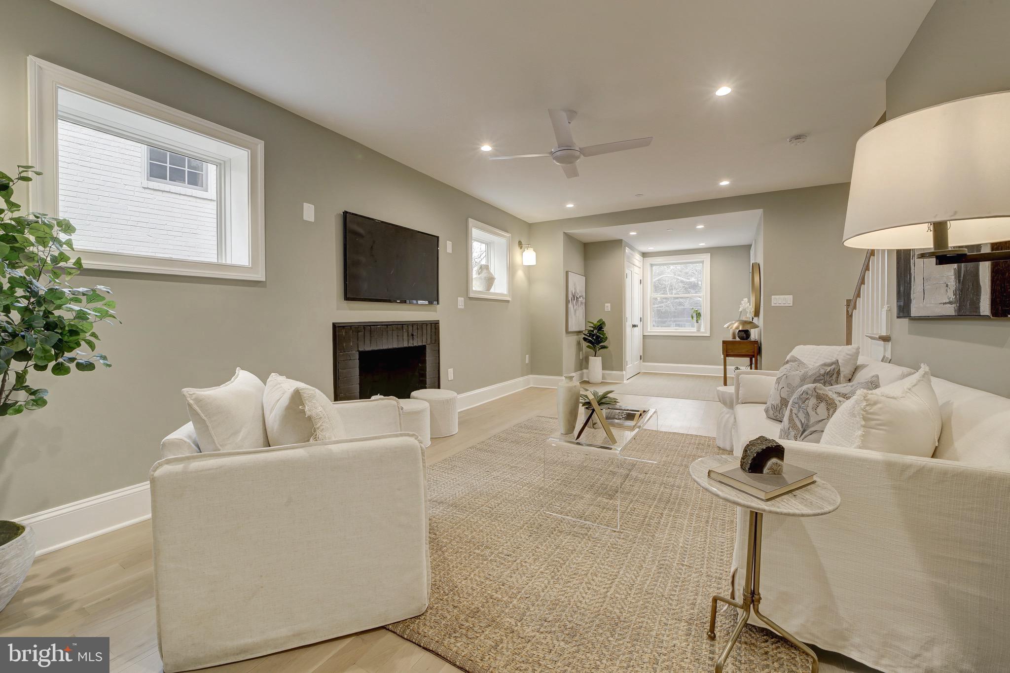 4244 ALTON PLACE NW