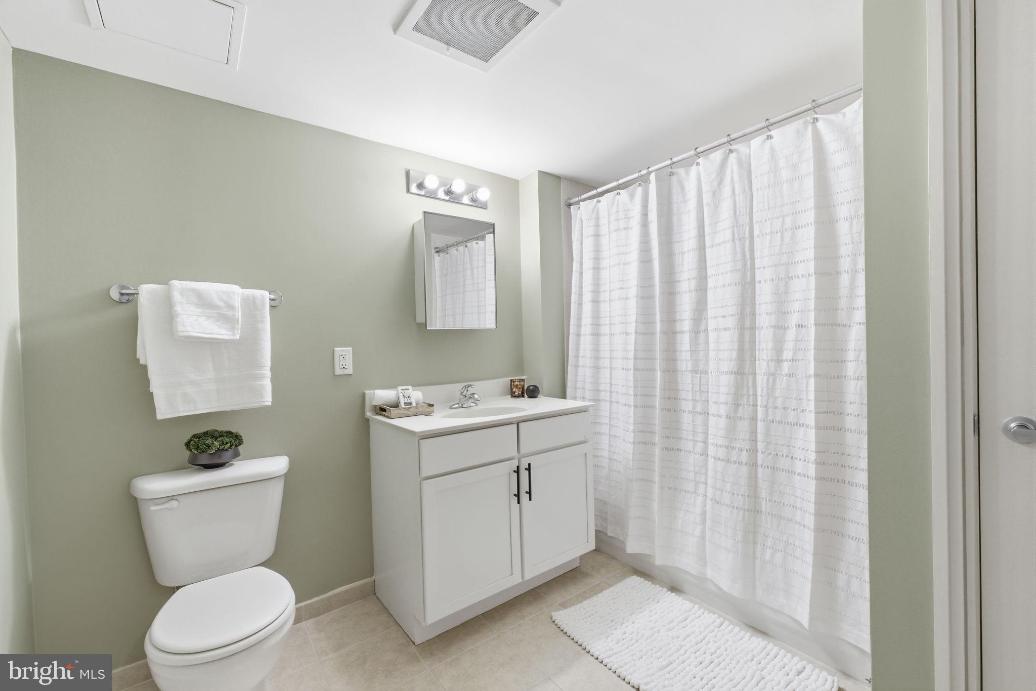 800 4TH STREET SW N717