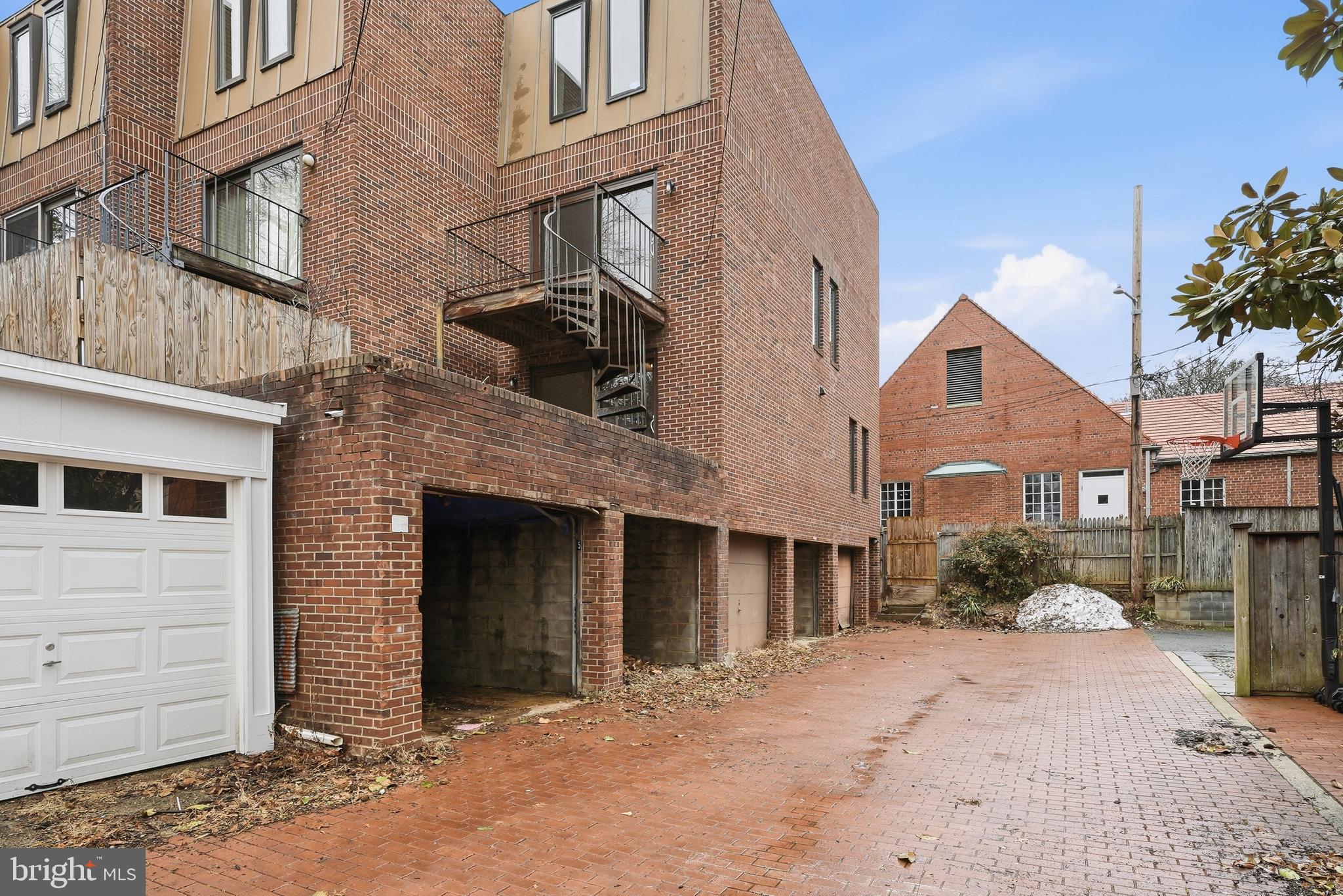 3248 JONES COURT NW