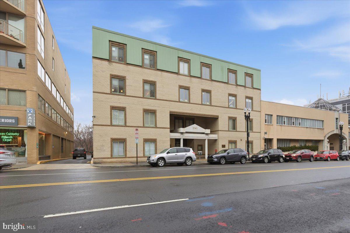 2141 WISCONSIN AVENUE NW 202