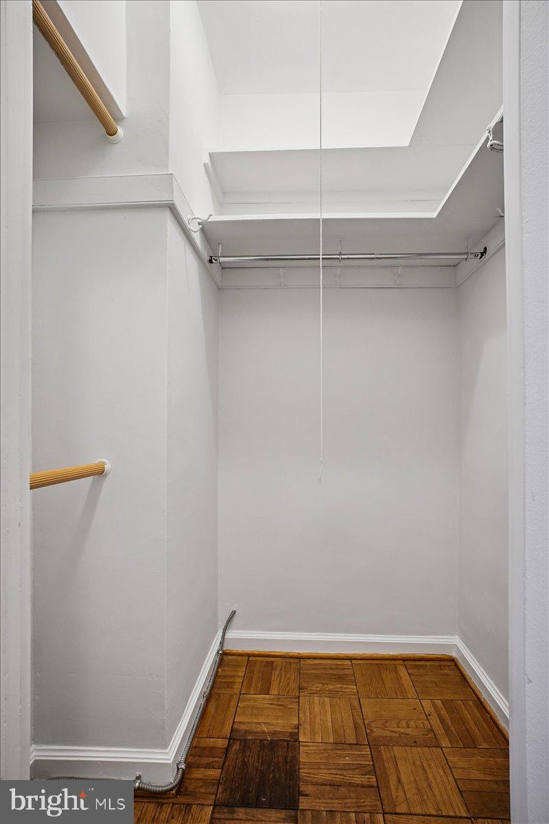 1 SCOTT CIRCLE NW 818