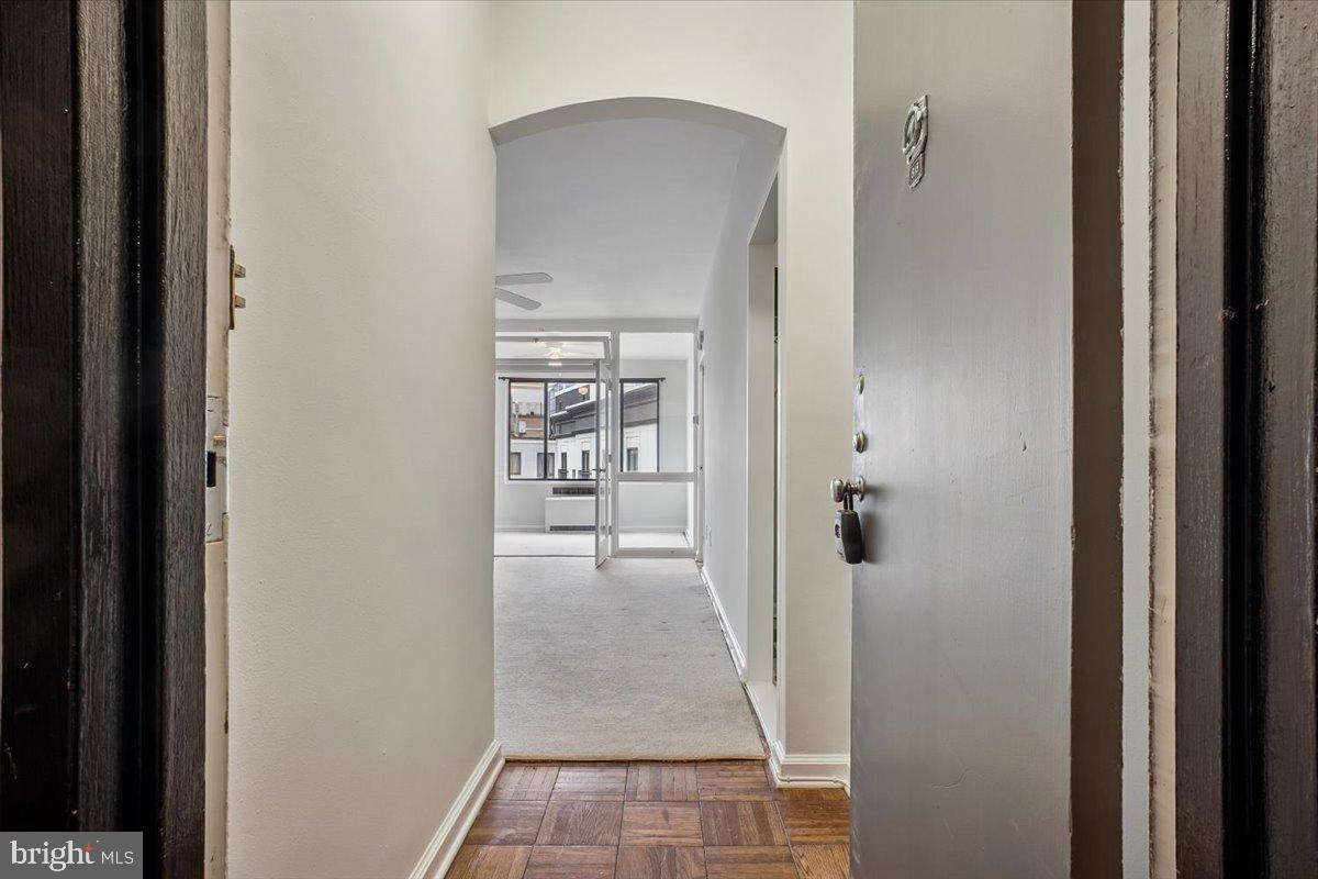 1 SCOTT CIRCLE NW 818