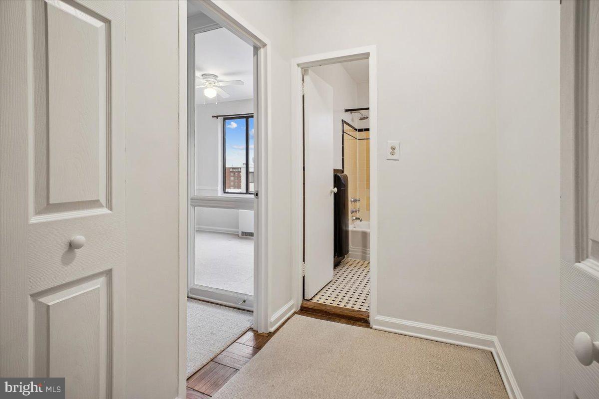 1 SCOTT CIRCLE NW 818