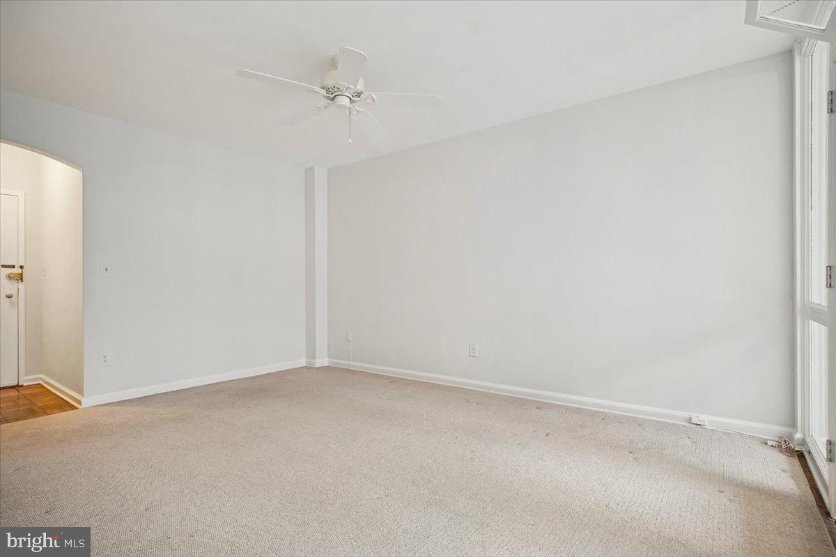 1 SCOTT CIRCLE NW 818