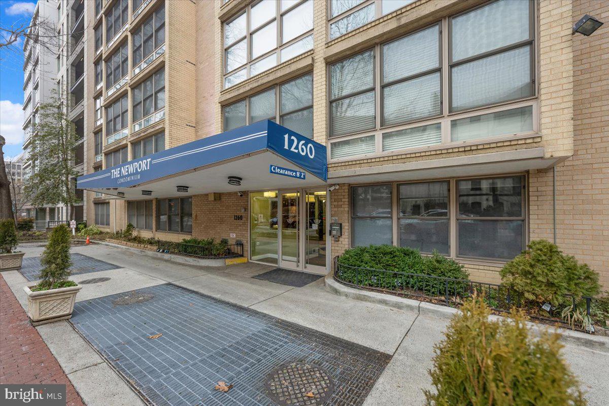 1260 21ST STREET NW 1009