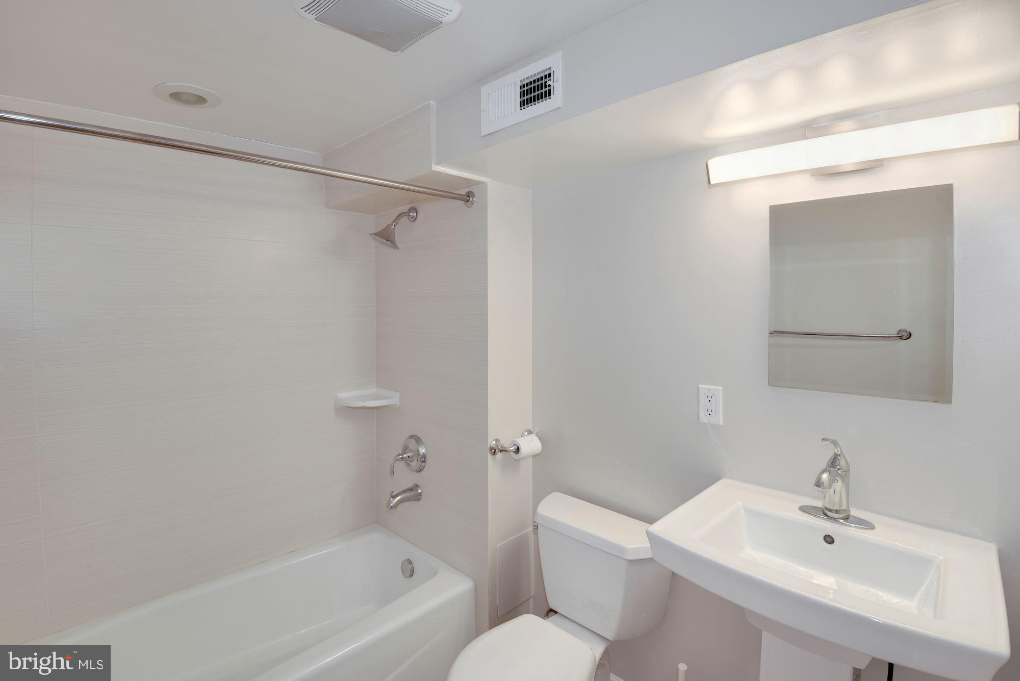 2721 NW ONTARIO ROAD NW #B
