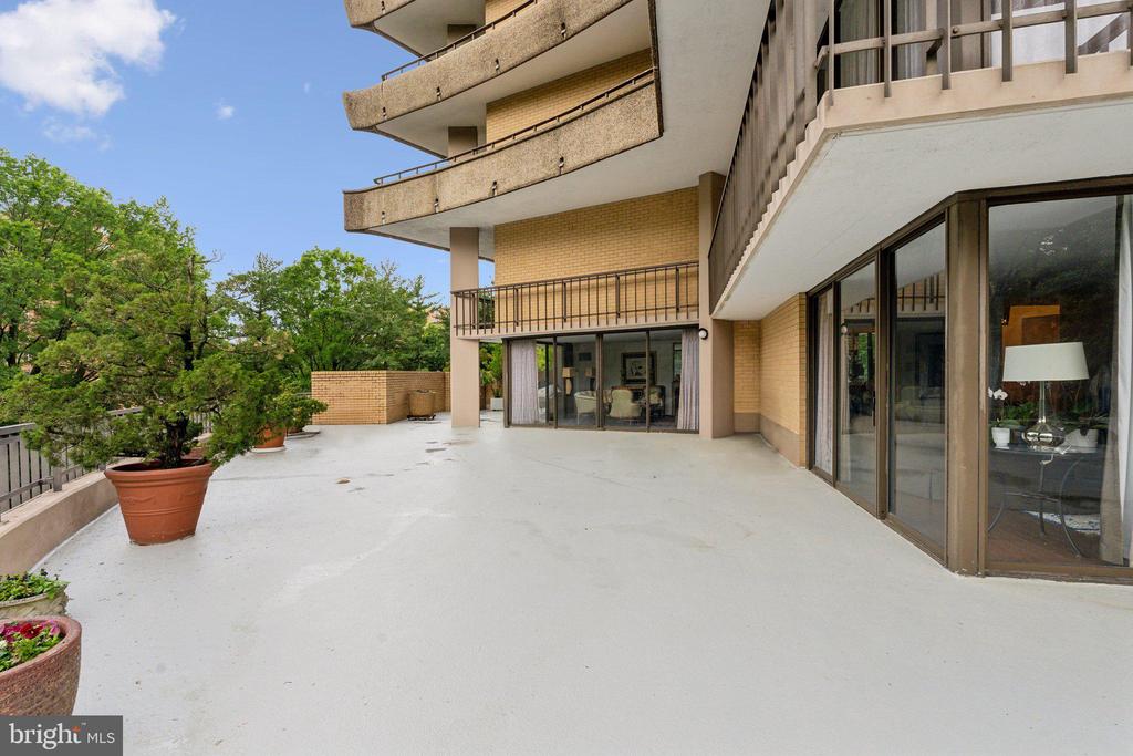 4200 MASSACHUSETTS AVENUE NW 106