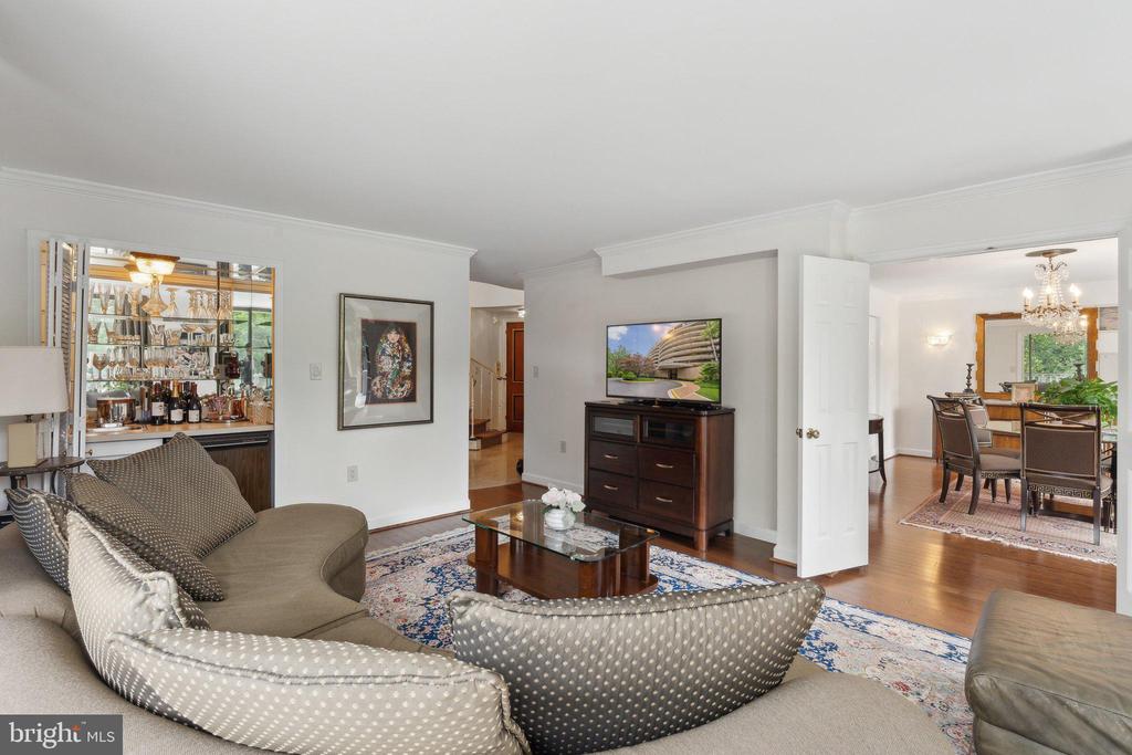 4200 MASSACHUSETTS AVENUE NW 106
