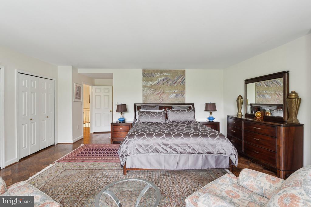4200 MASSACHUSETTS AVENUE NW 106