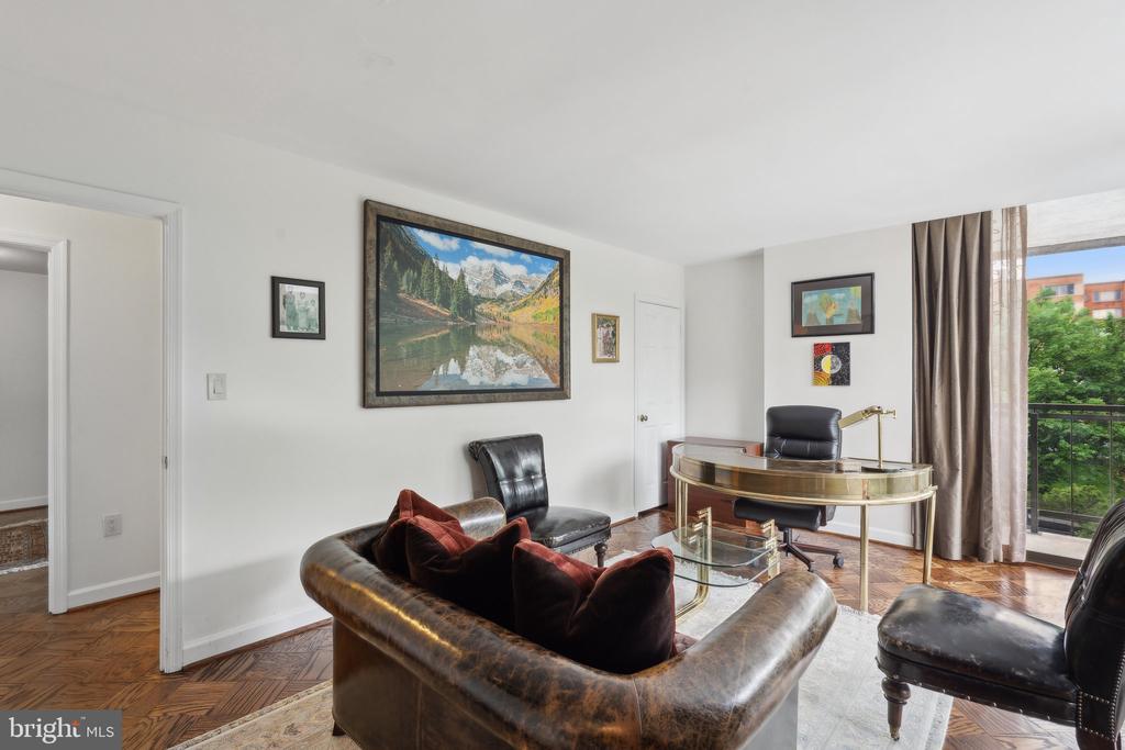 4200 MASSACHUSETTS AVENUE NW 106