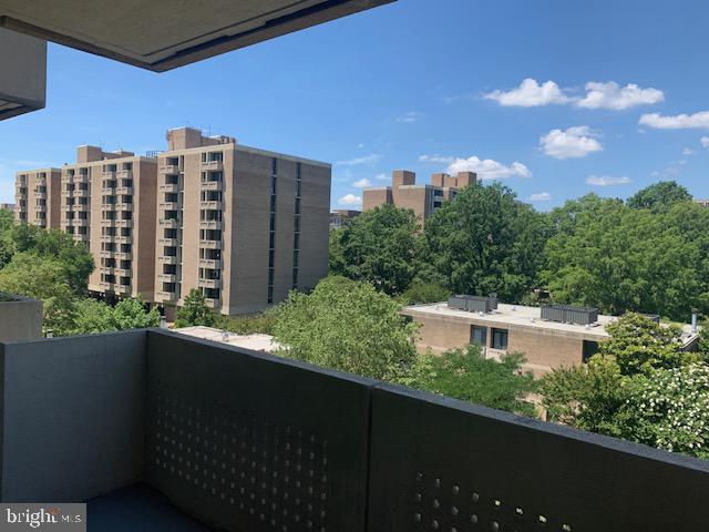 300 M STREET SW N411