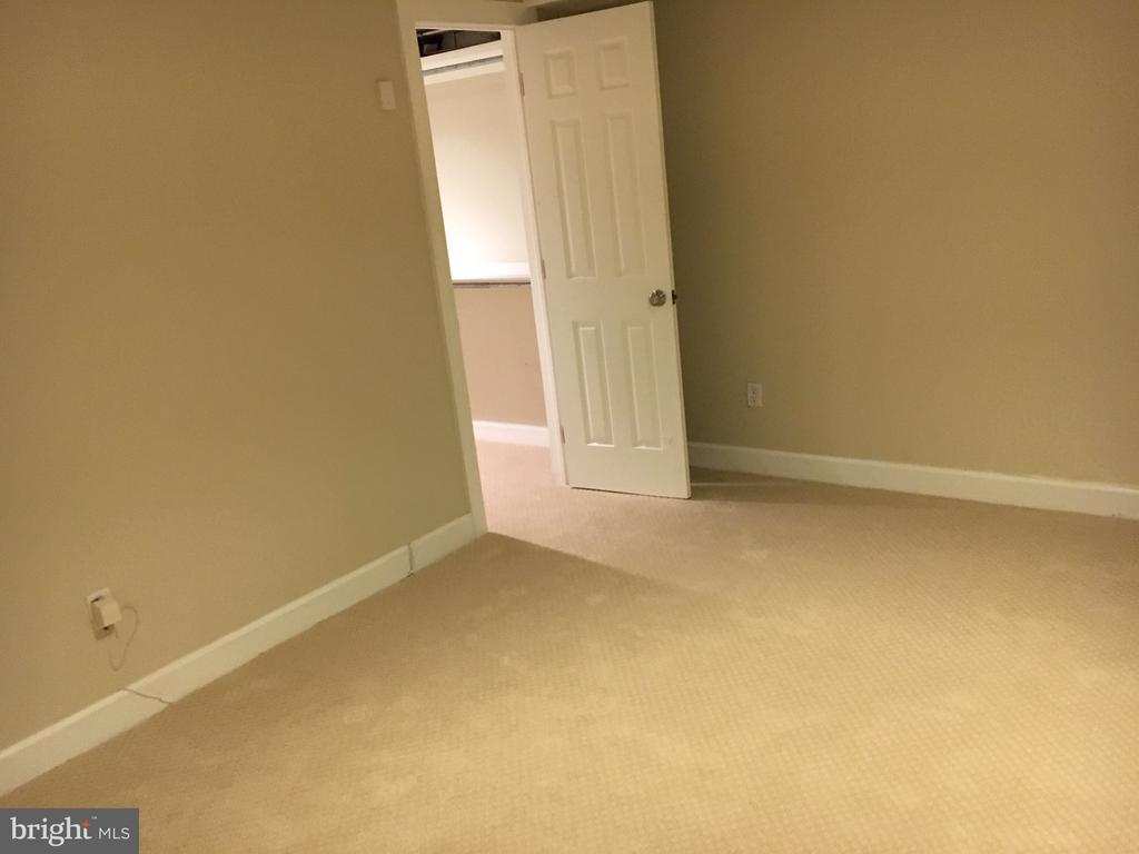 1630 19TH NW #B2