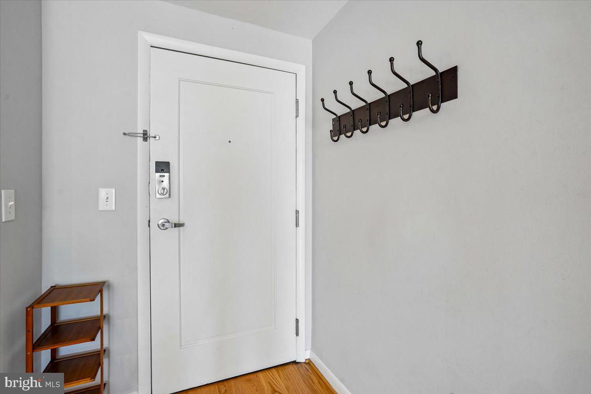 350 G STREET SW N511