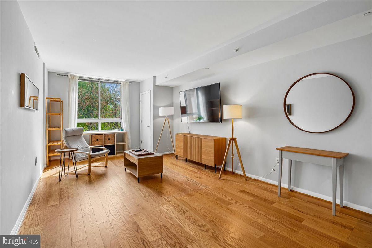 350 G STREET SW N511